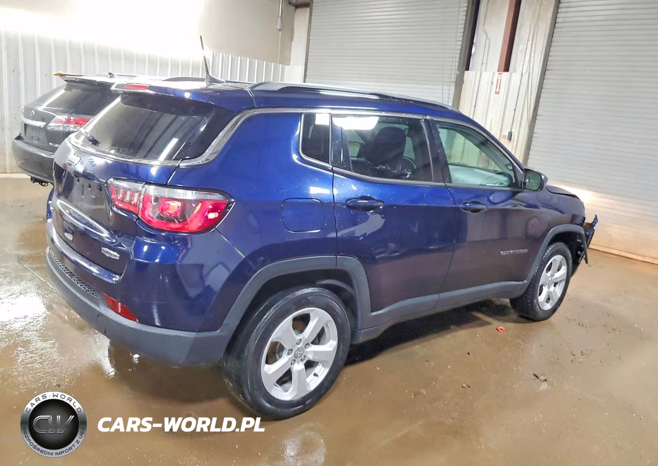 2018 Jeep Compass Latitude VIN:3C4NJDBB2JT261966 - 3