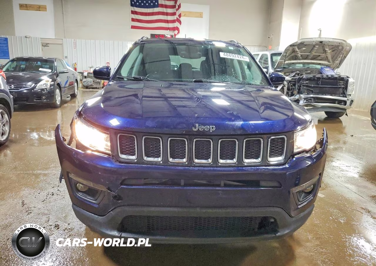 2018 Jeep Compass Latitude VIN:3C4NJDBB2JT261966 - 5