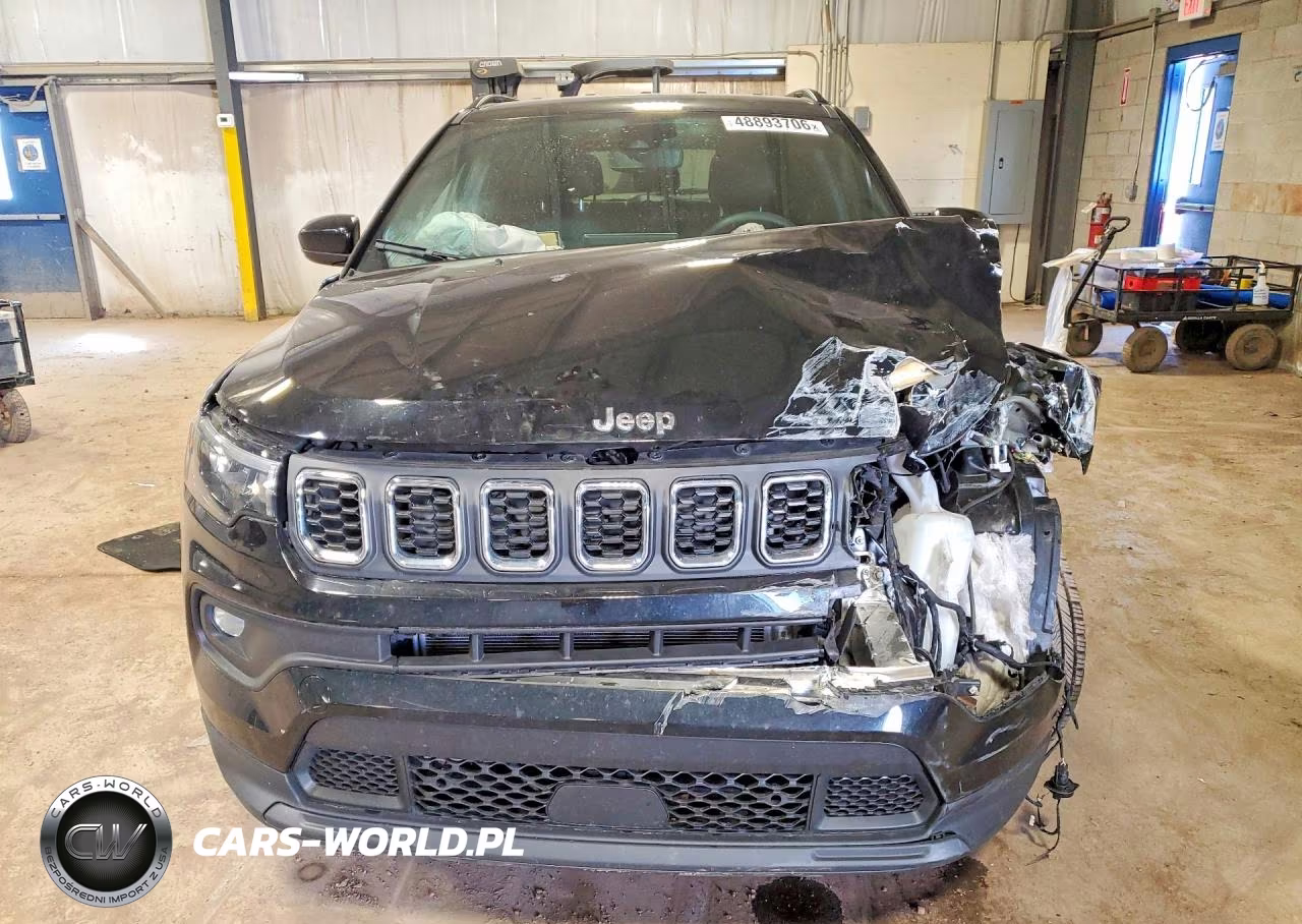 2024 Jeep Compass Latitude Lux VIN:3C4NJDFN2RT130097 - 5