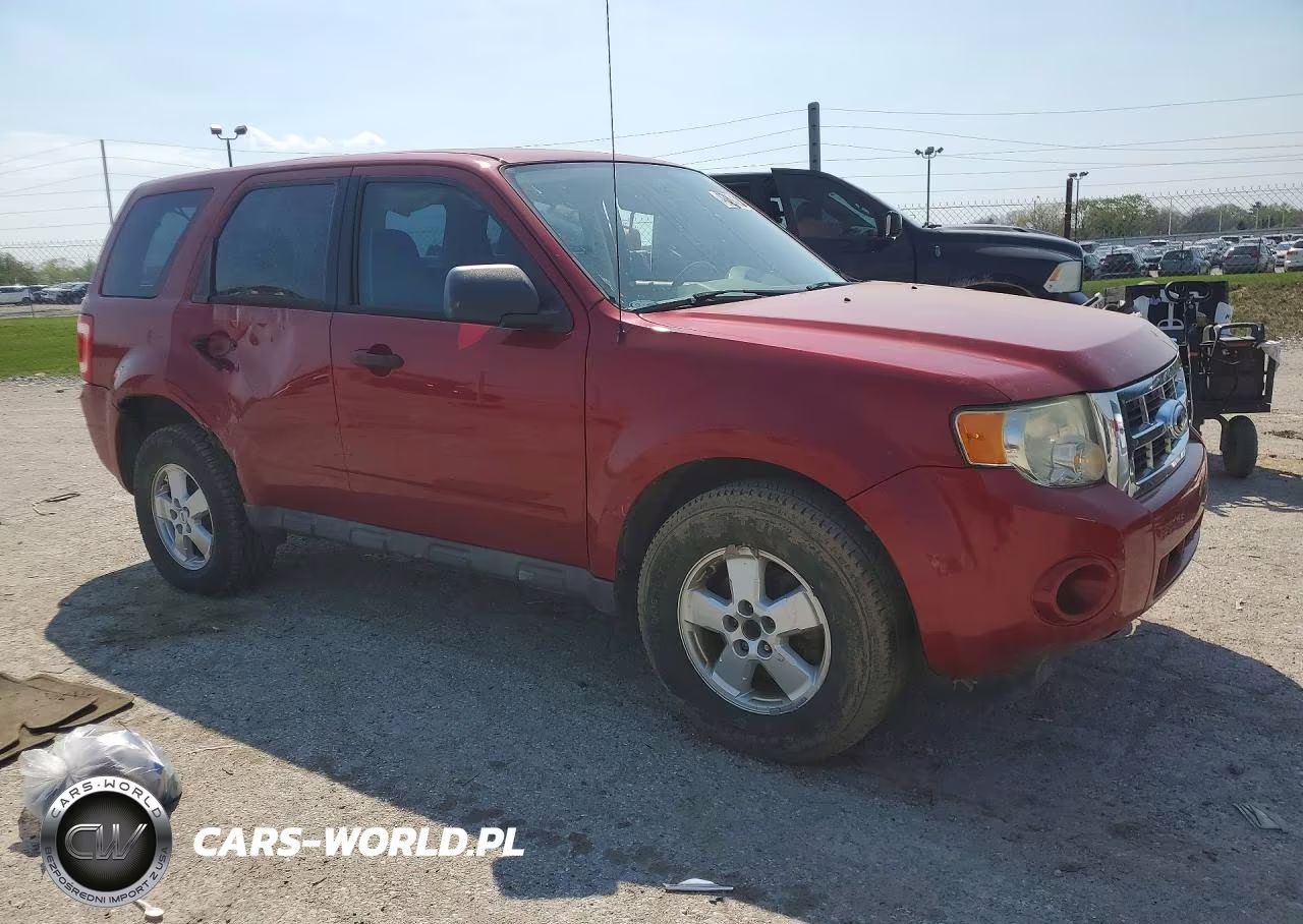 2009 Ford Escape Xls VIN:1FMCU027X9KD01657 - 4