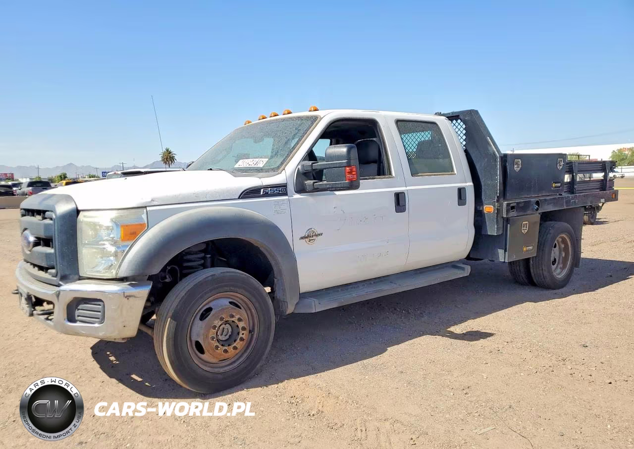 2016 Ford F550 Super Duty Flatbed Truck