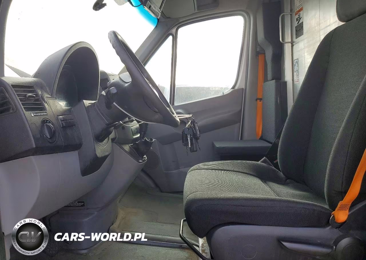 2012 Mercedes Benz Sprinter 2500 Delivery Van VIN:WD3PE8CB6C5687420 - 7