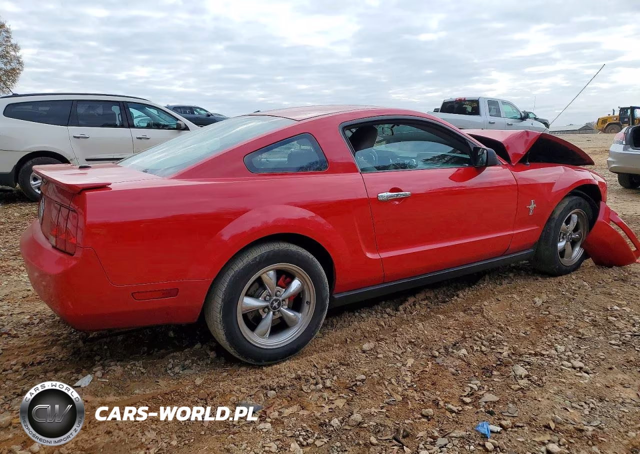 2008 Ford Mustang VIN:1ZVHT80N585120893 - 3