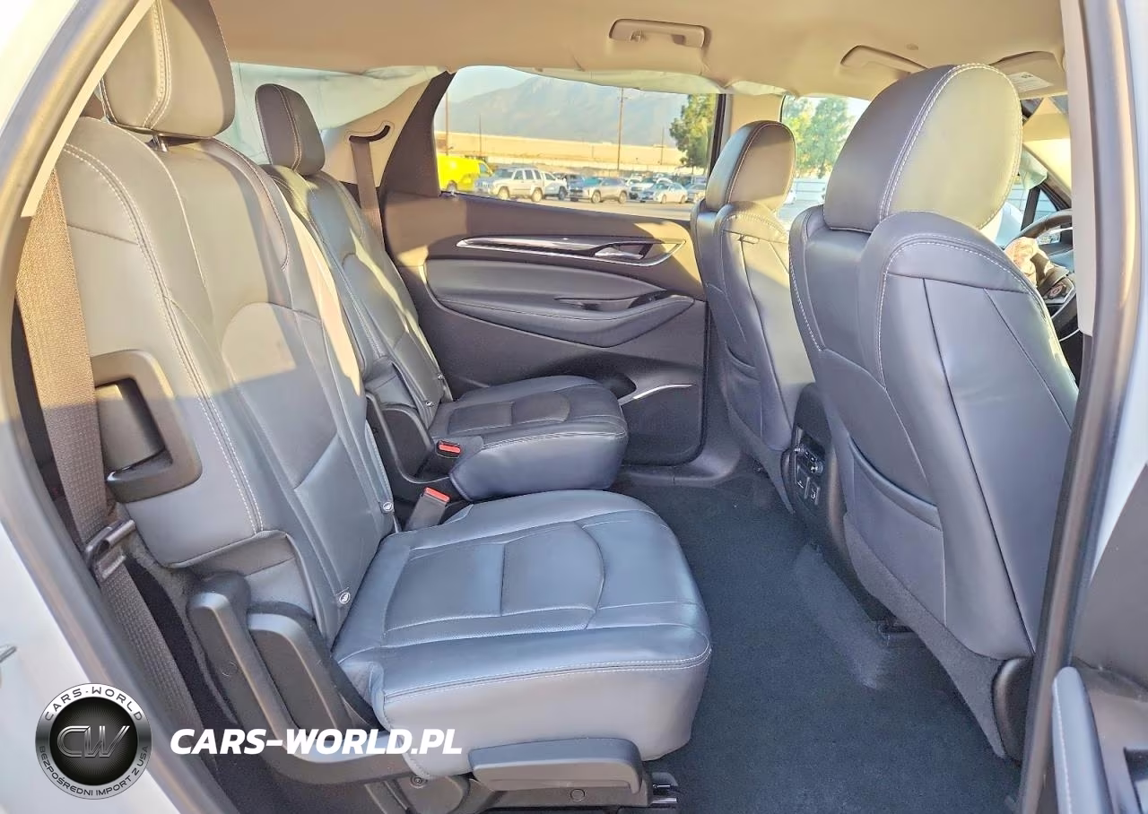2018 Buick Enclave Essence VIN:5GAERBKW2JJ228555 - 11