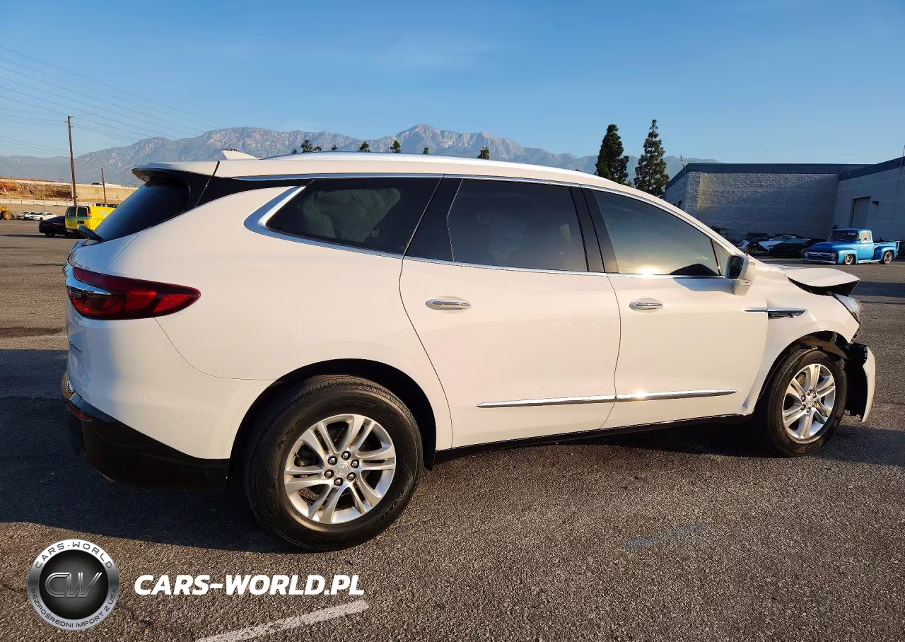 2018 Buick Enclave Essence VIN:5GAERBKW2JJ228555 - 3