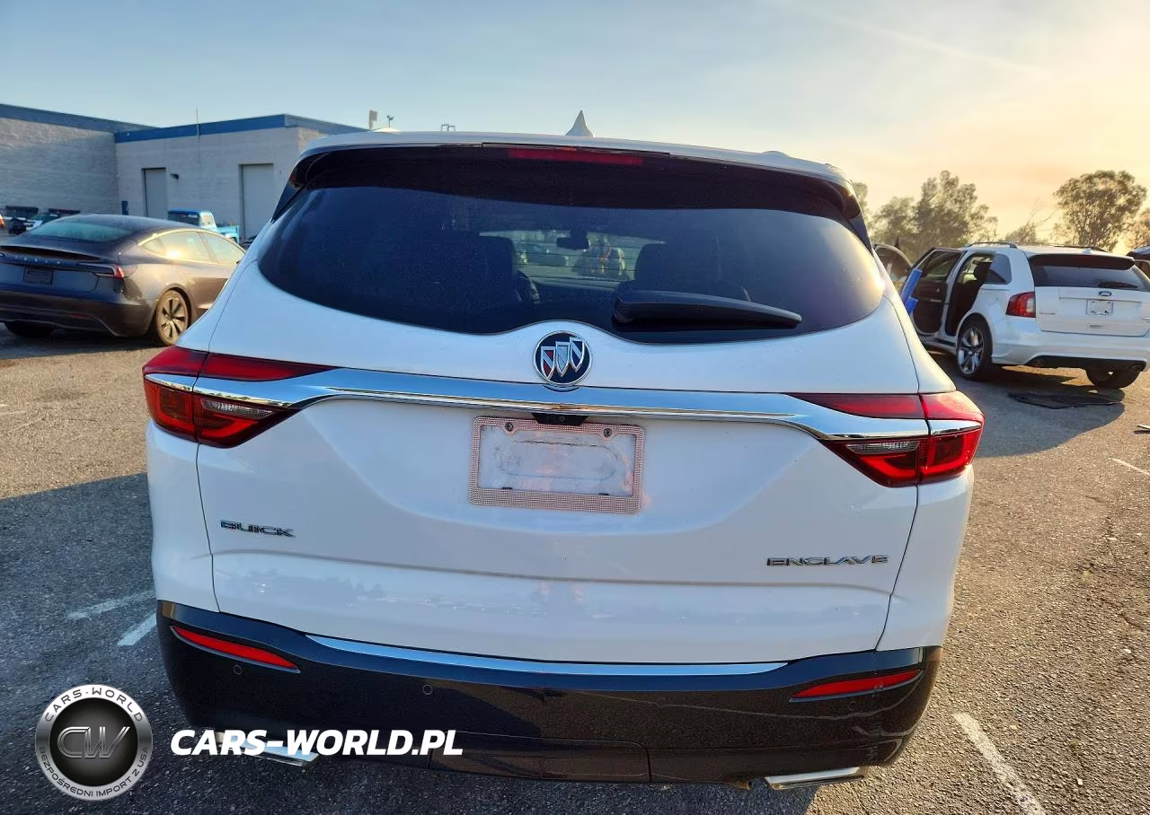 2018 Buick Enclave Essence VIN:5GAERBKW2JJ228555 - 6