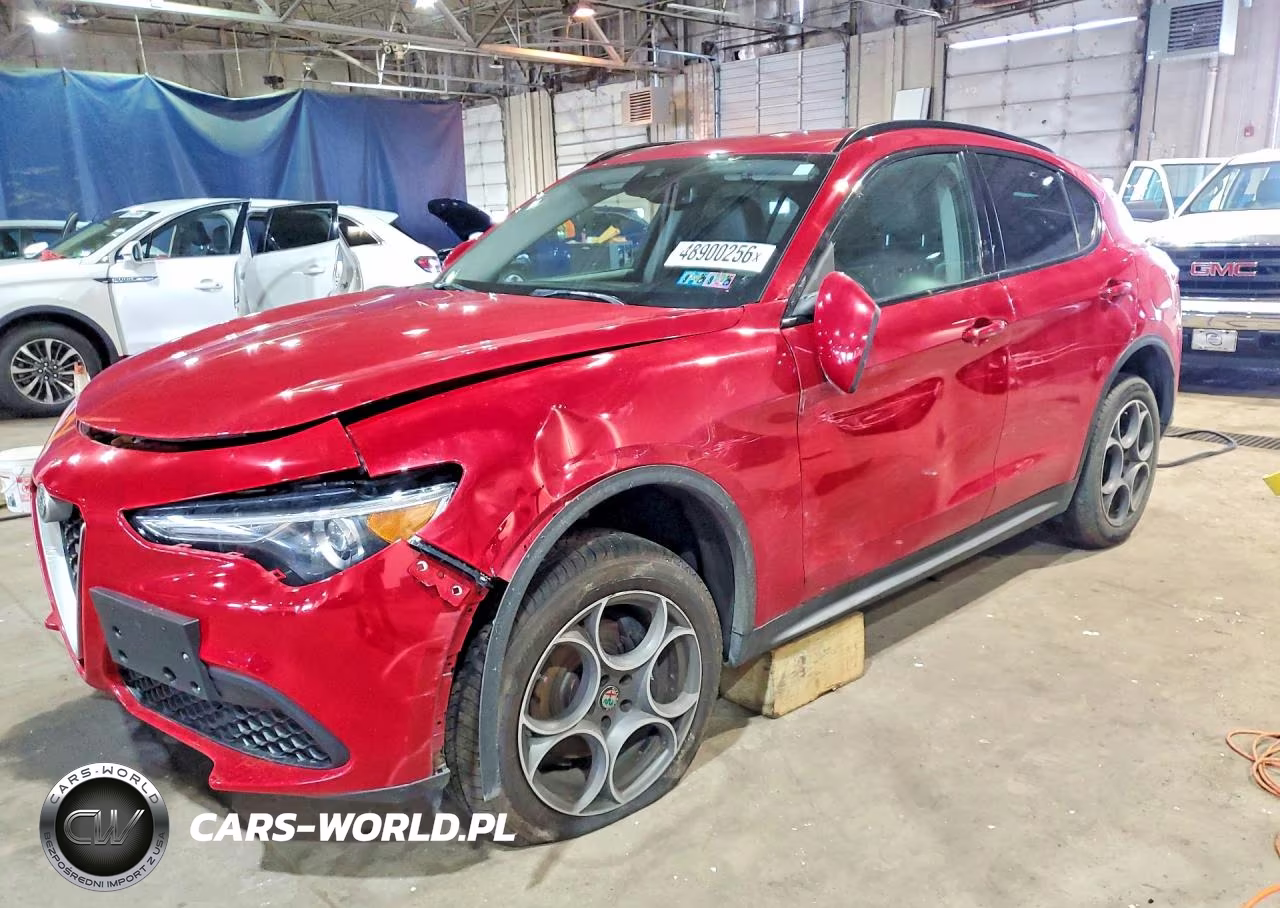 2018 Alfa Romeo Stelvio Sport
