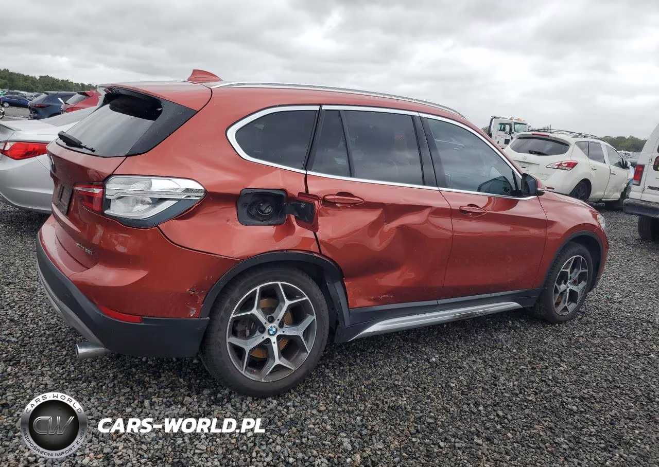 2018 BMW X1 xDrive28I VIN:WBXHT3C39J5L35007 - 3