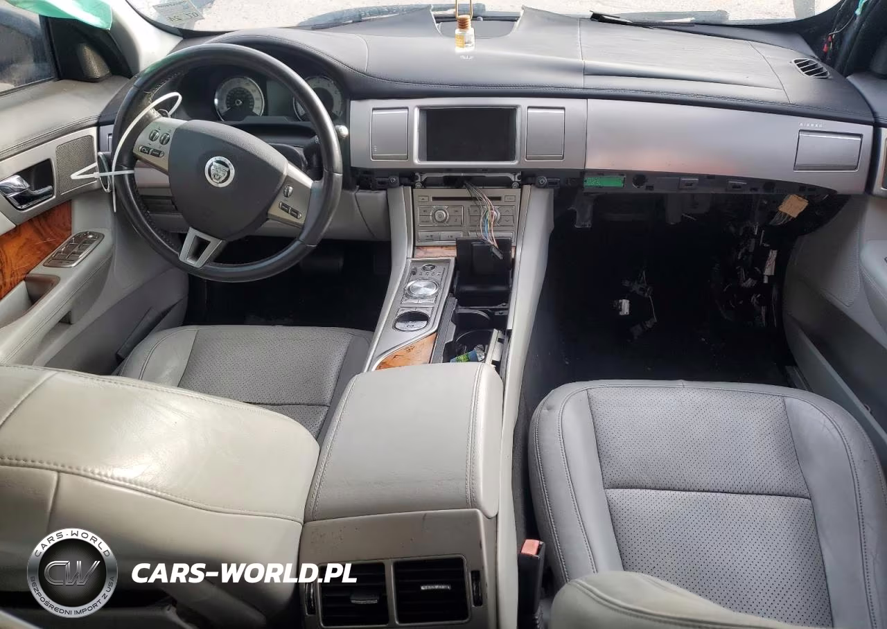 2010 Jaguar Xf Premium VIN:SAJWA0GB5ALR59362 - 8