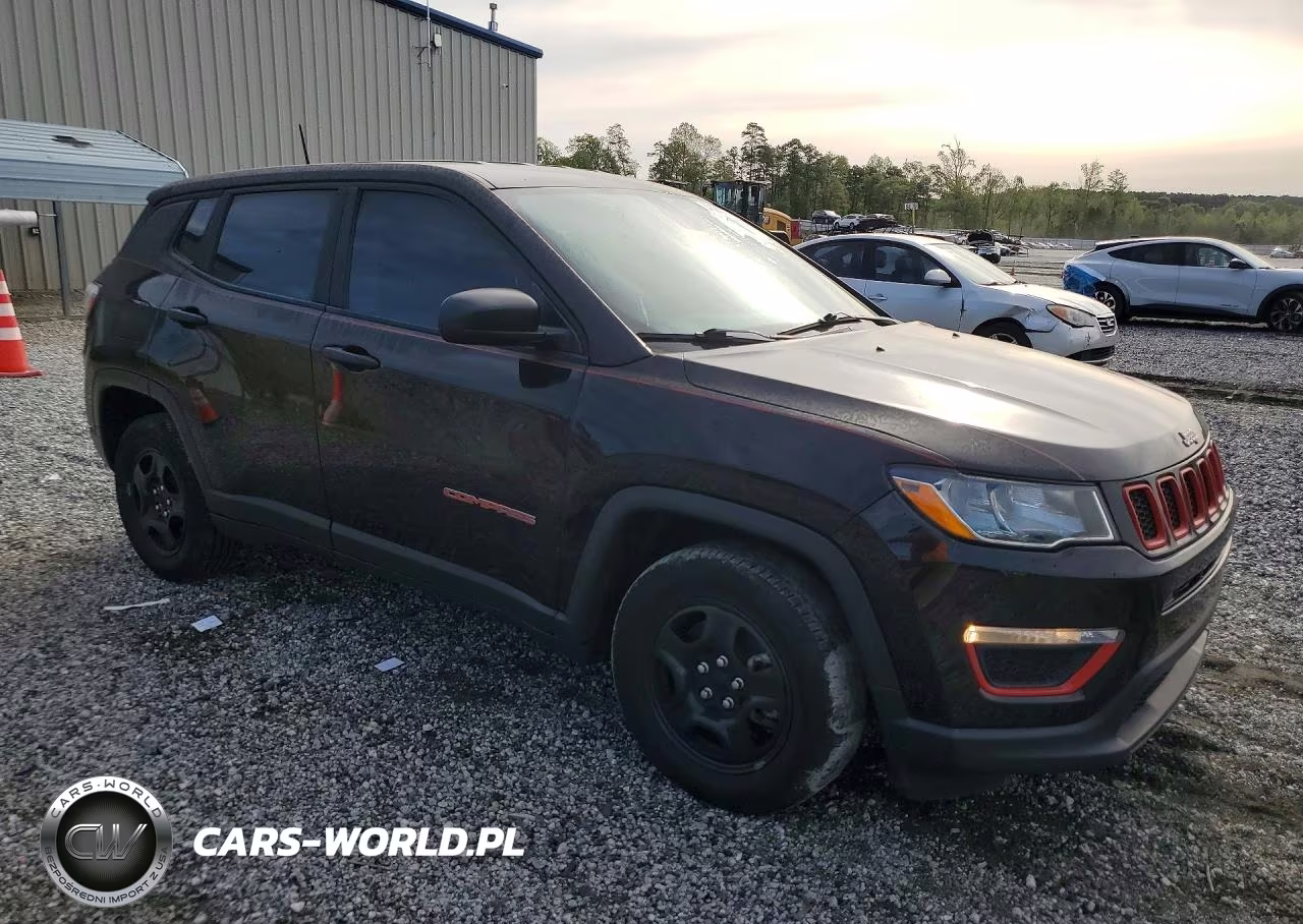 2018 Jeep Compass Sport VIN:3C4NJCAB7JT461057 - 4
