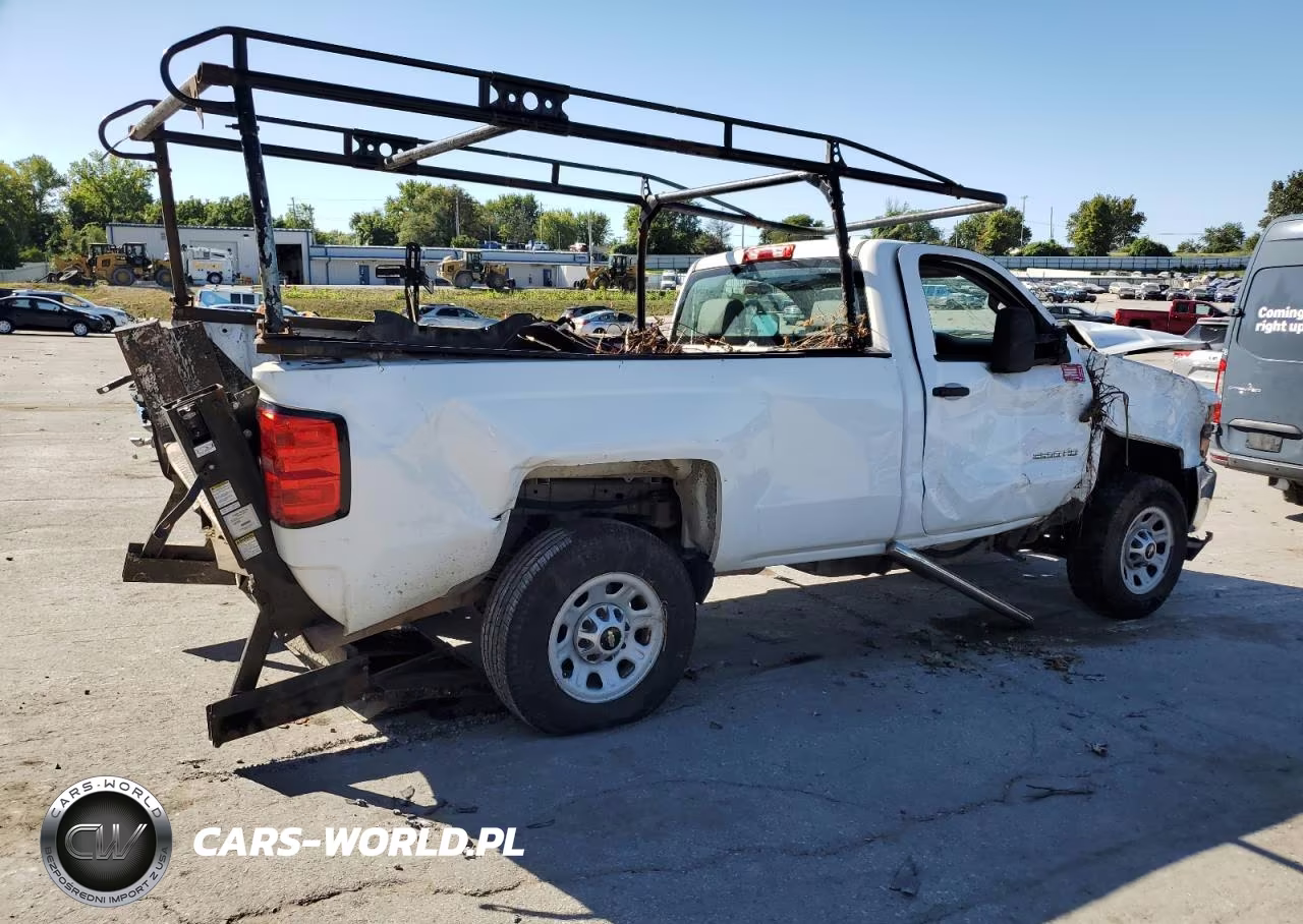 2015 Chevrolet Silverado C3500 VIN:1GC3CYCG5FZ134440 - 3