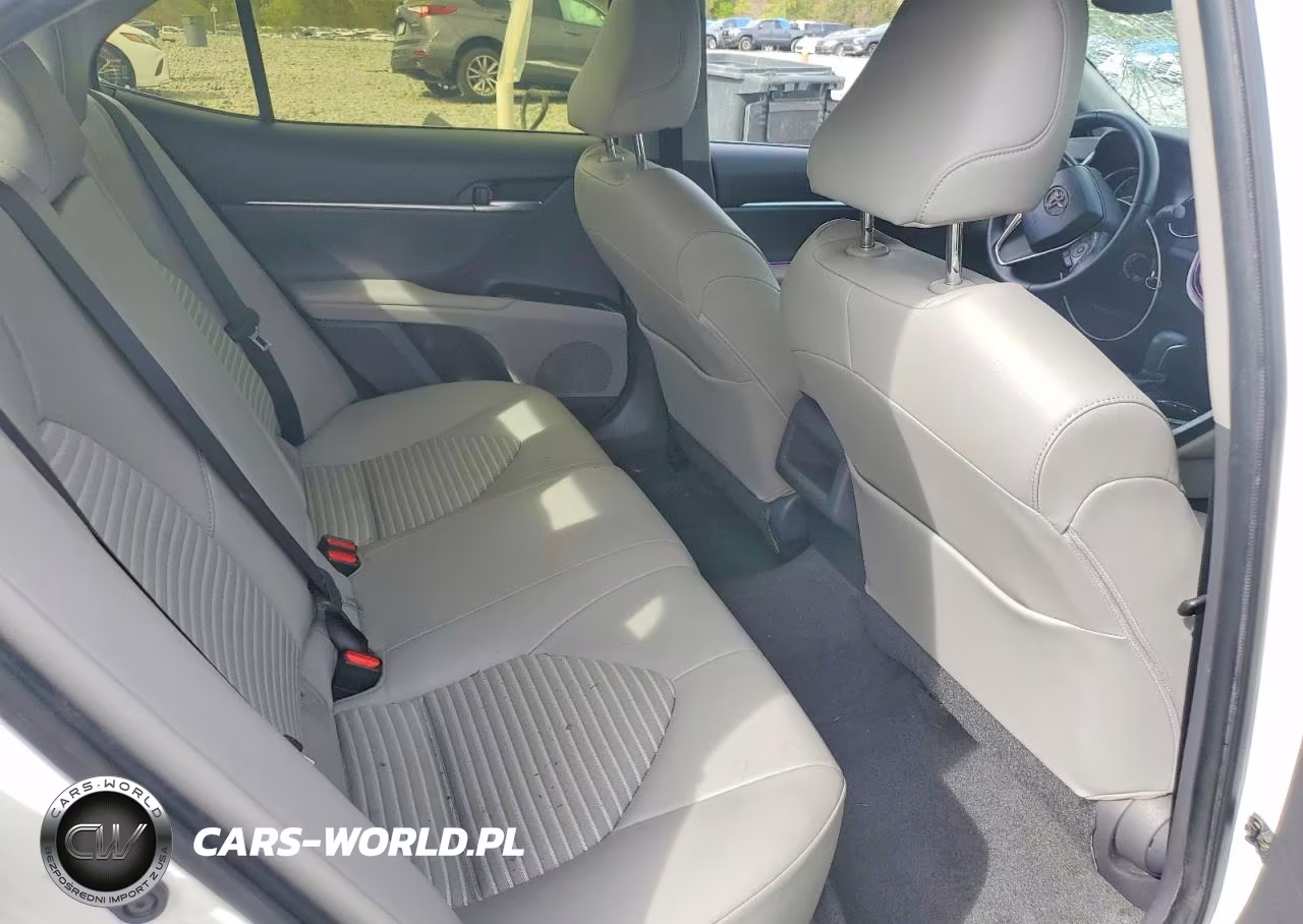 2018 Toyota Camry Se VIN:JTNB11HK0J3006765 - 10