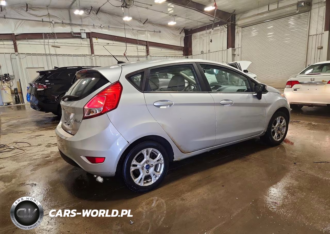 2014 Ford Fiesta Se VIN:3FADP4EJXEM121473 - 3