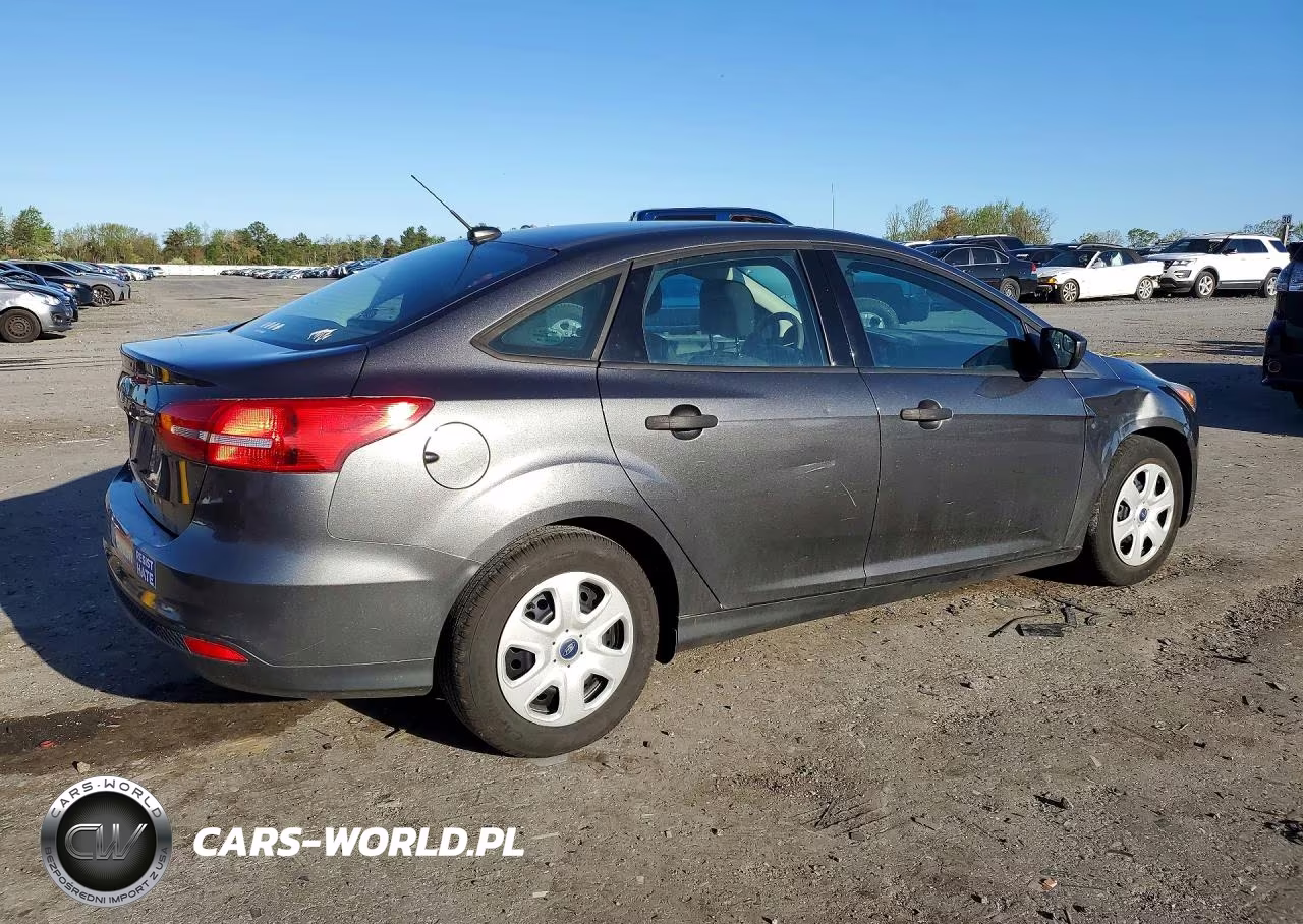 2017 Ford Focus S VIN:1FADP3E22HL316153 - 3