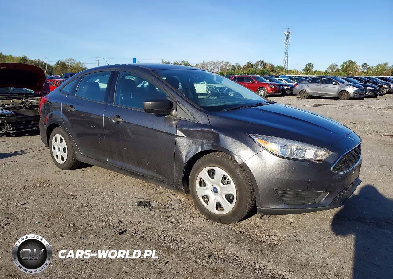 2017 Ford Focus S VIN:1FADP3E22HL316153 - 4