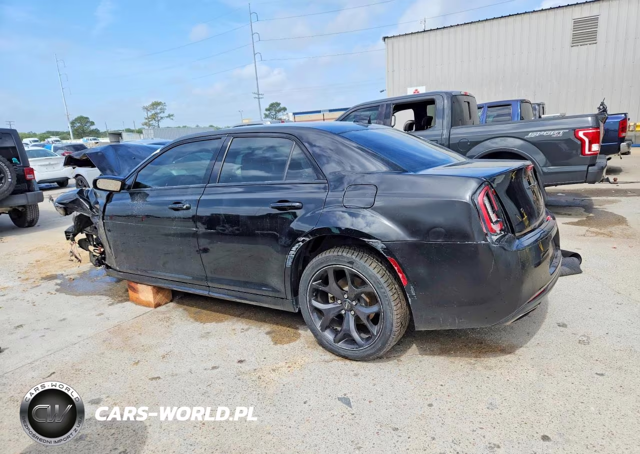2021 Chrysler 300 Touring VIN:2C3CCAAG0MH673432 - 2