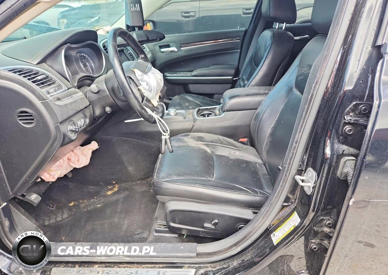 2021 Chrysler 300 Touring VIN:2C3CCAAG0MH673432 - 7