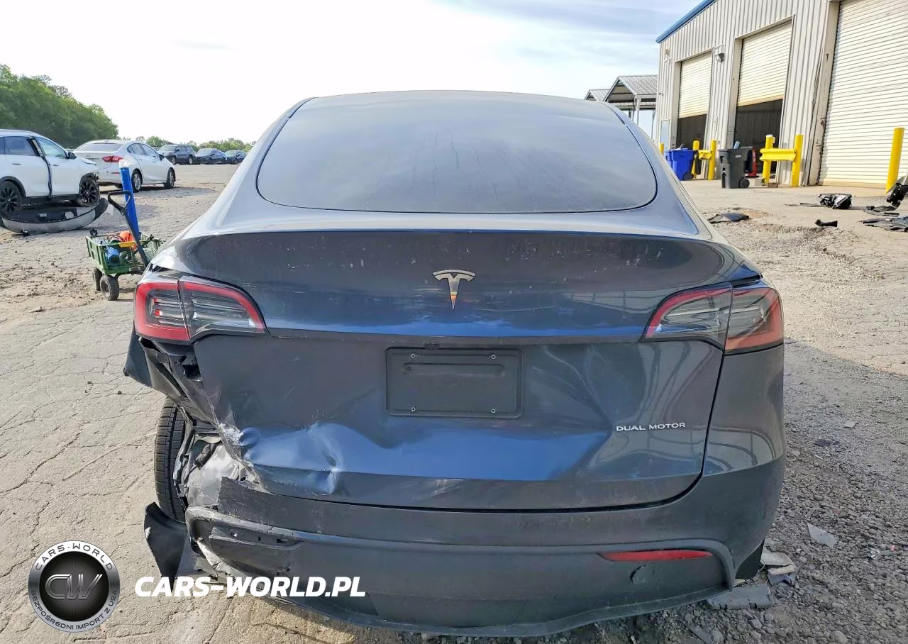 2024 Tesla Model Y VIN:7SAYGDEE6RA263022 - 6