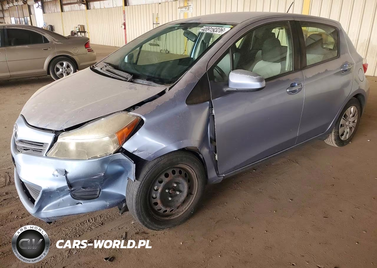 2013 Toyota Yaris 5-Door Le