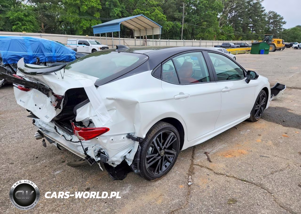 2026 Toyota Camry Xse VIN:4T1DAACKXTU243356 - 3