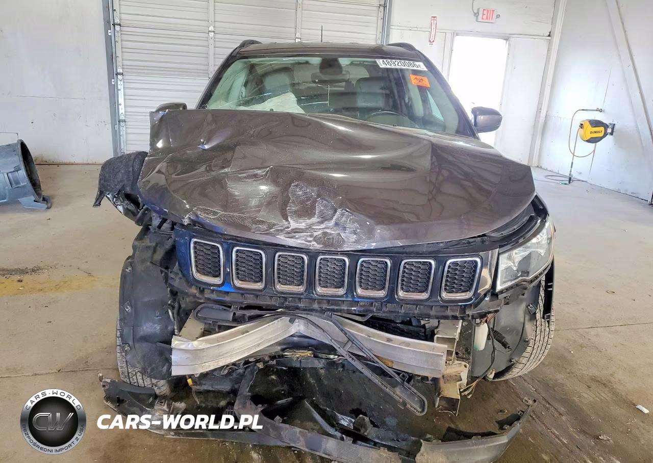 2018 Jeep Compass Latitude VIN:3C4NJDBB8JT349985 - 5