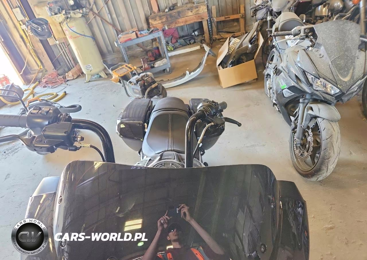2025 Harley-Davidson Fltrx VIN:1HD1KH71XSB637169 - 5