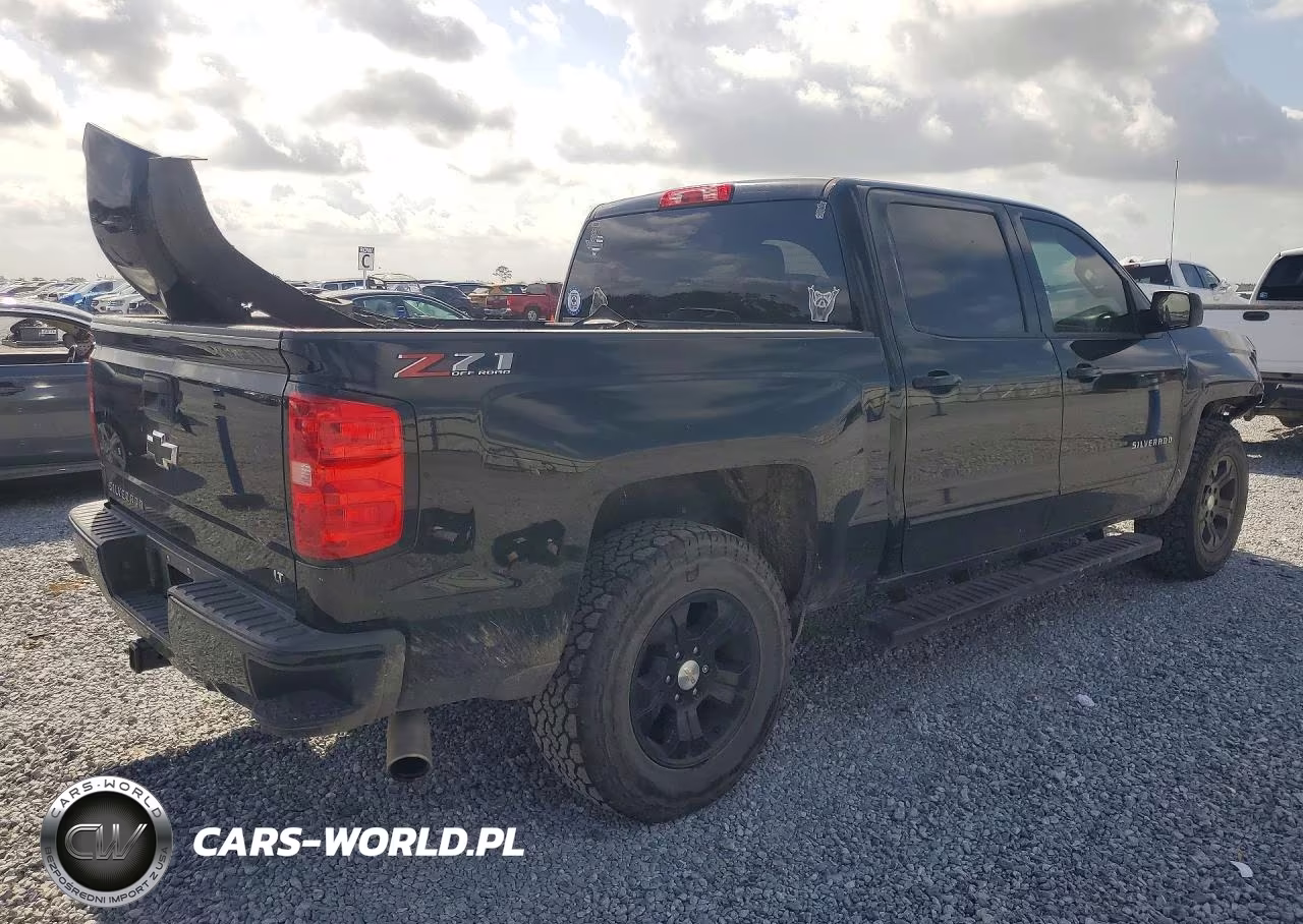 2018 Chevrolet Silverado K1500 Lt VIN:3GCUKREC2JG273232 - 3