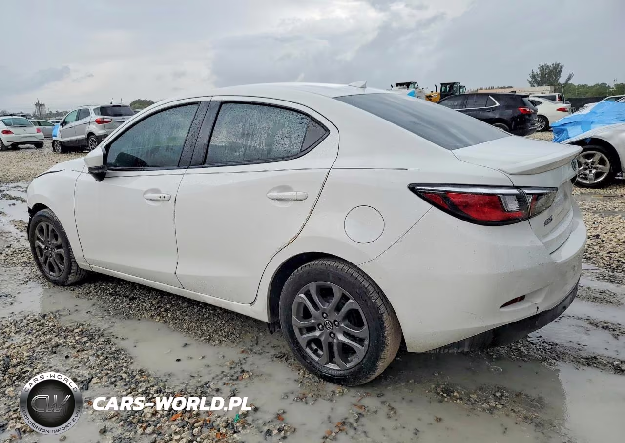 2019 Toyota Yaris Le VIN:3MYDLBYV2KY519498 - 2