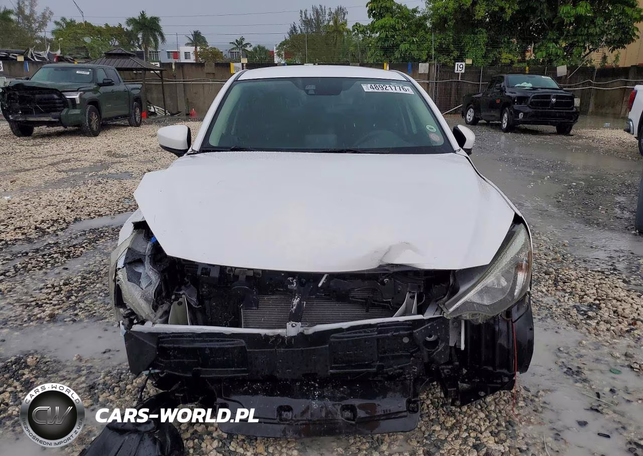 2019 Toyota Yaris Le VIN:3MYDLBYV2KY519498 - 5