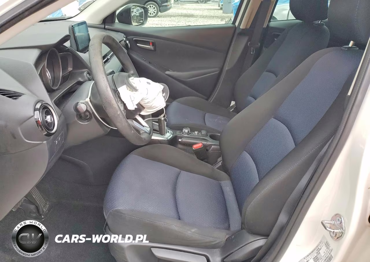 2019 Toyota Yaris Le VIN:3MYDLBYV2KY519498 - 7