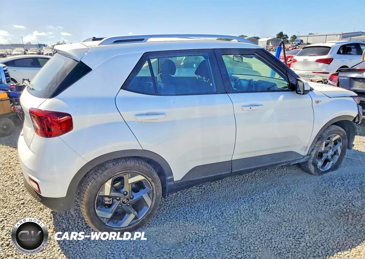 2025 Hyundai Venue Sel VIN:KMHRC8A34SU413116 - 3