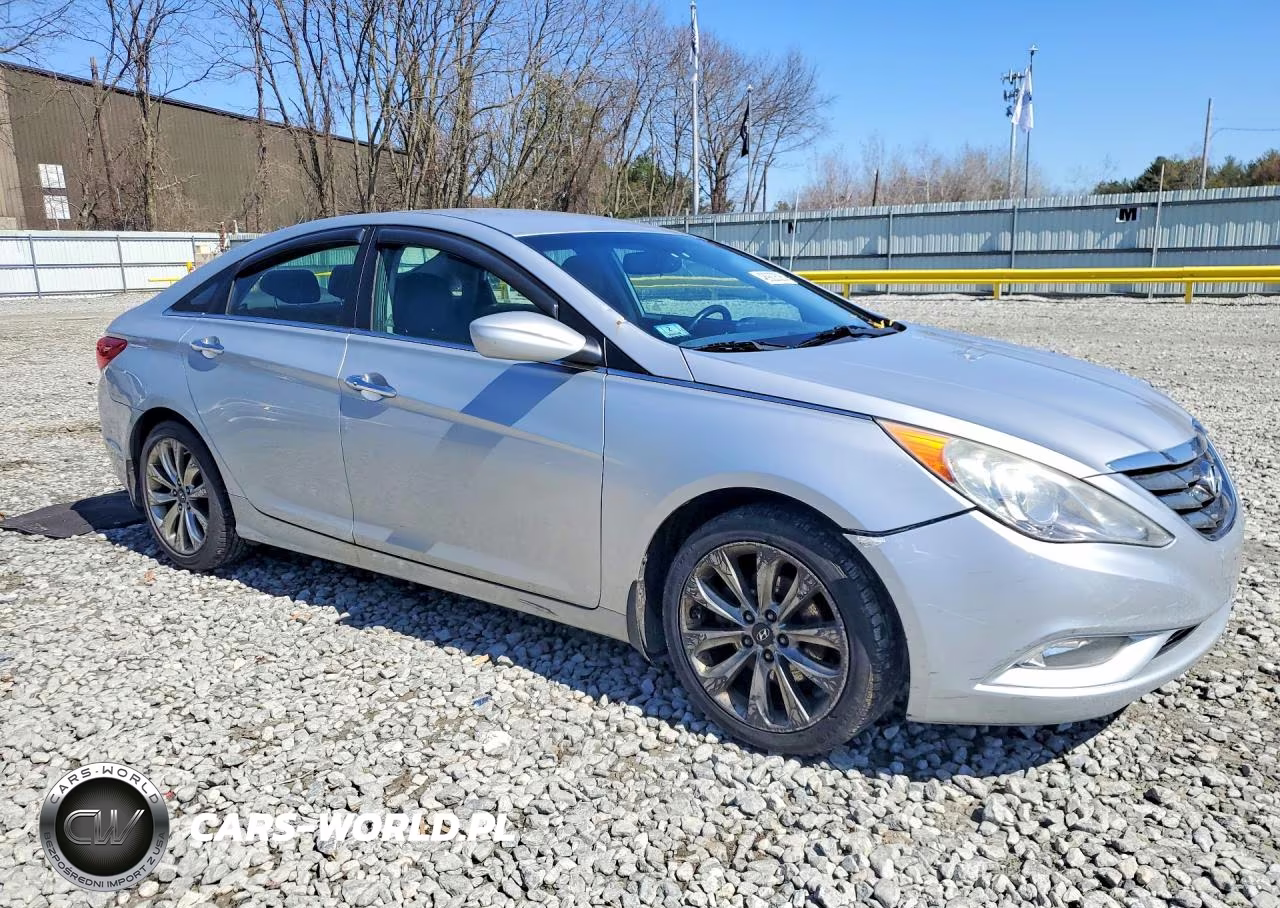 2011 Hyundai Sonata VIN:5NPEC4AB8BH177535 - 4