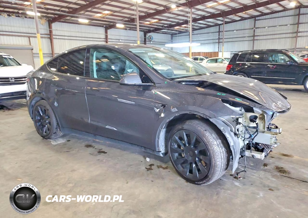 2022 Tesla Model Y VIN:7SAYGDEE1NF351215 - 4
