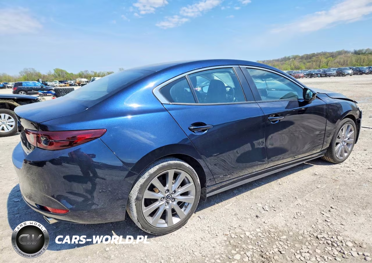 2021 Mazda 3 Preferred VIN:JM1BPACL6M1320066 - 3
