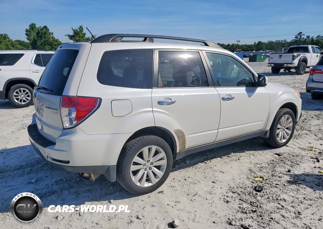 2013 Subaru Forester 2.5X Premium VIN:JF2SHADC5DH432183 - 3