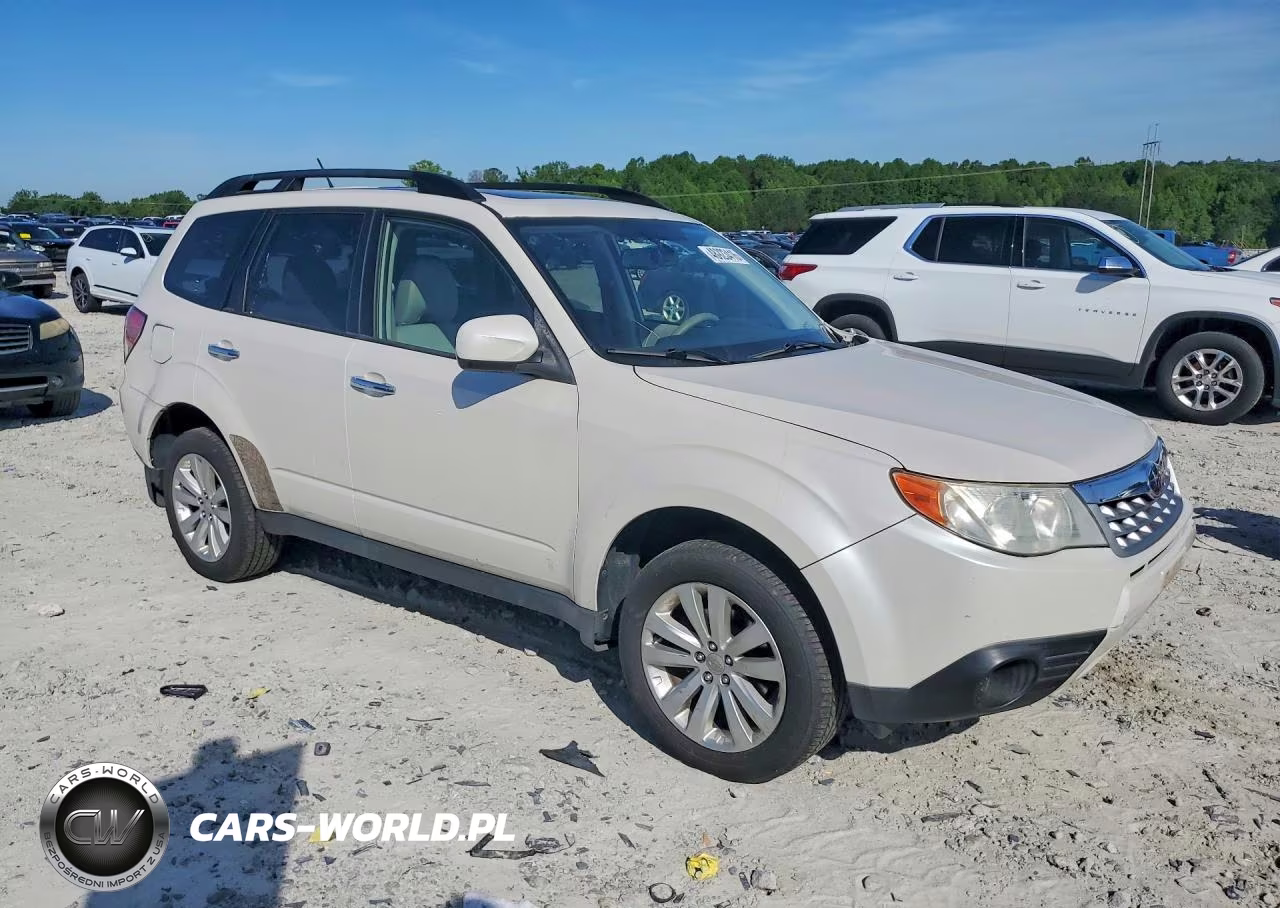2013 Subaru Forester 2.5X Premium VIN:JF2SHADC5DH432183 - 4