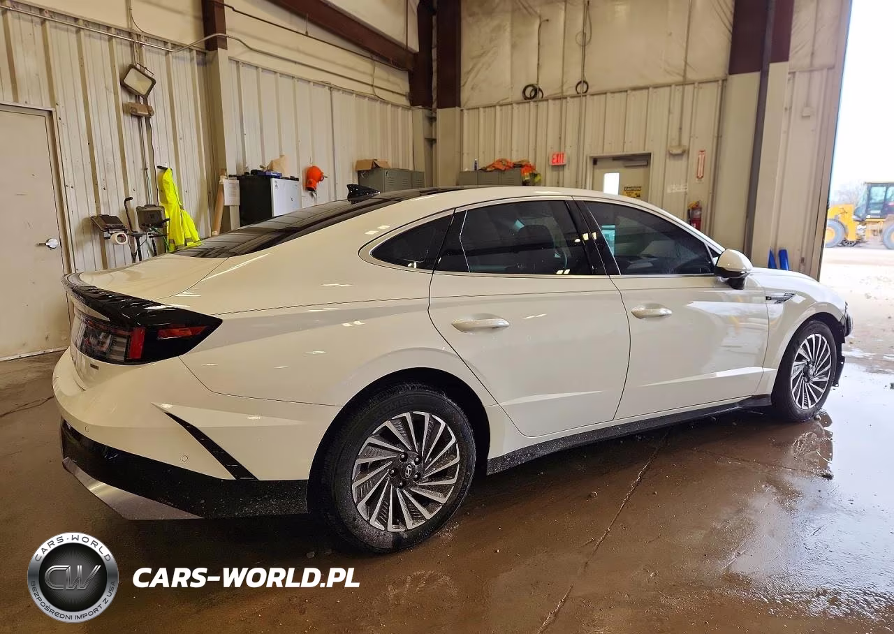 2025 Hyundai Sonata Hybrid Limited VIN:KMHL54JJ0SA121164 - 3