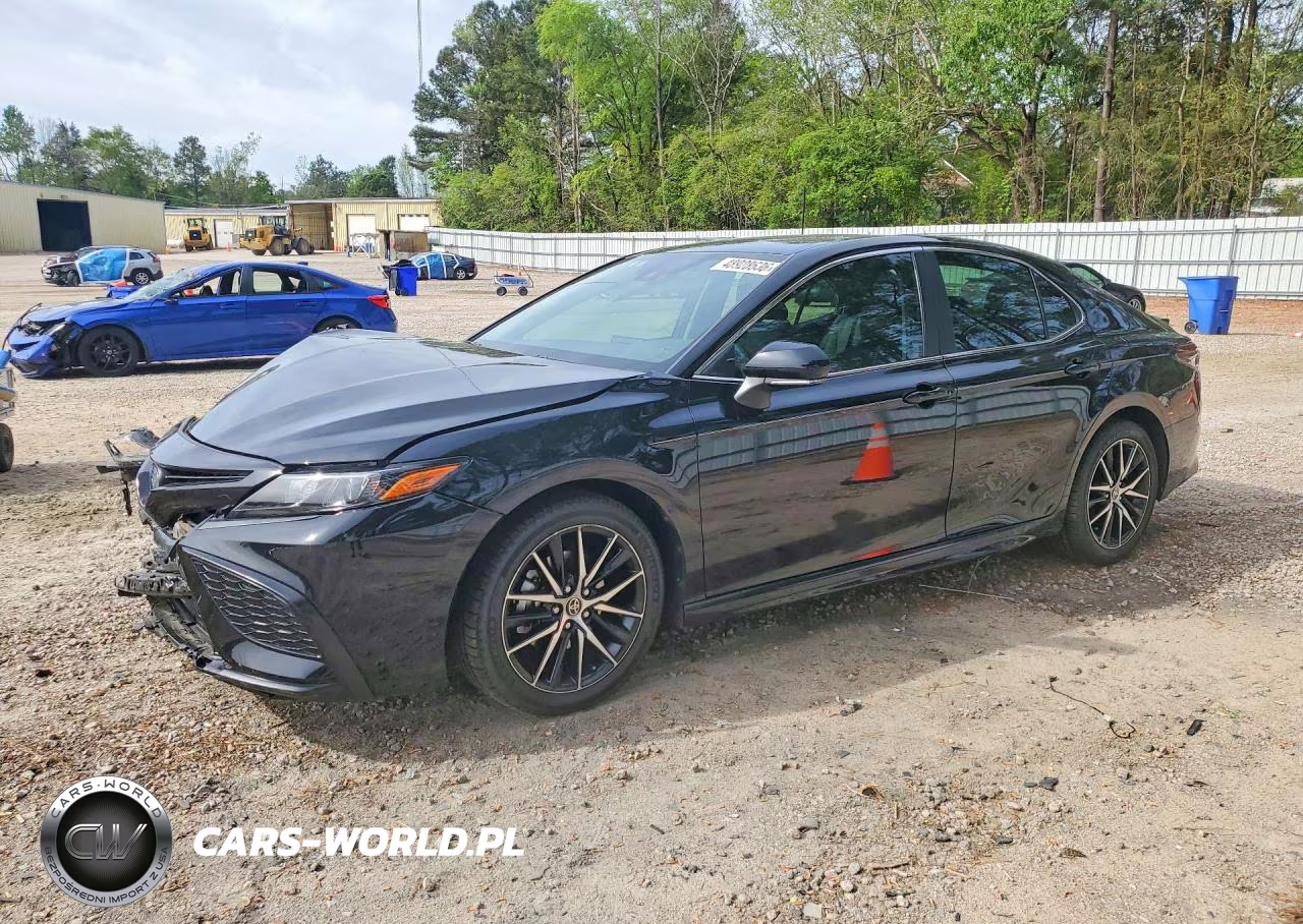 2022 Toyota Camry Hybrid Se