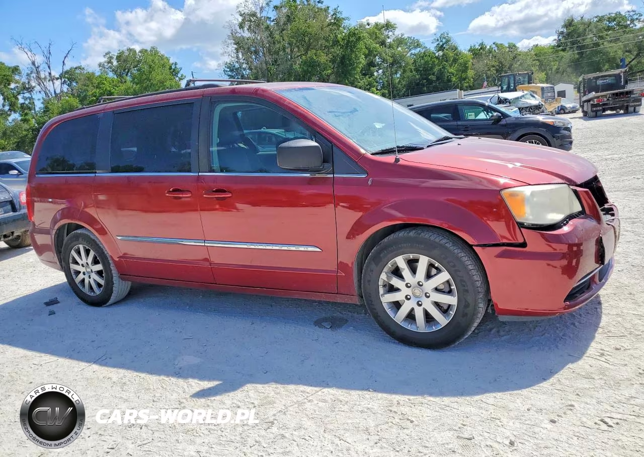 2016 Chrysler Town & Country Touring VIN:2C4RC1BG4GR165581 - 4