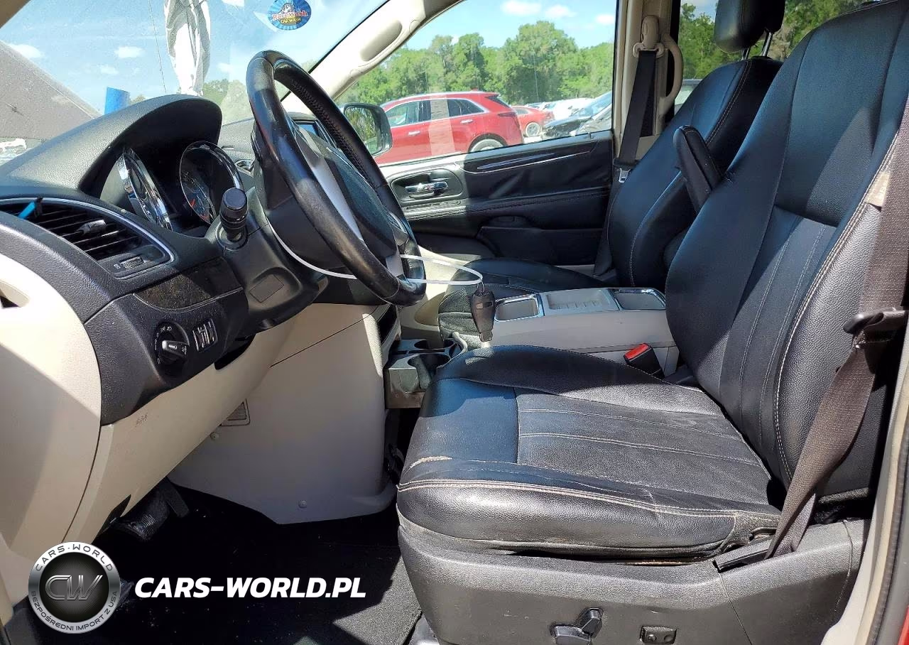 2016 Chrysler Town & Country Touring VIN:2C4RC1BG4GR165581 - 7