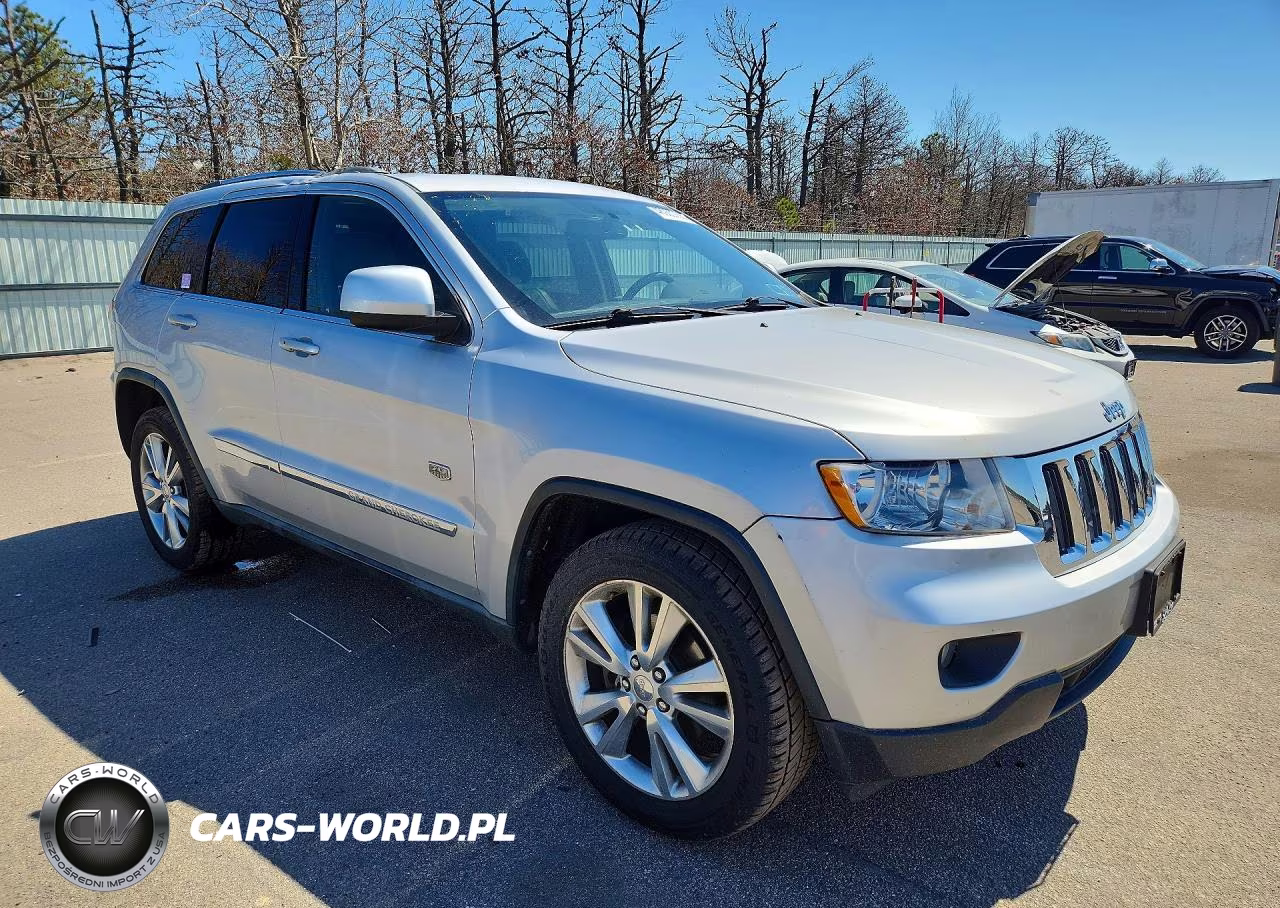 2011 Jeep Grand Cherokee Laredo VIN:1J4RR4GG6BC675581 - 4