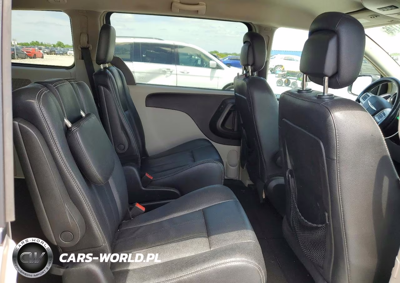 2016 Chrysler Town & Country Touring VIN:2C4RC1BG8GR280376 - 11