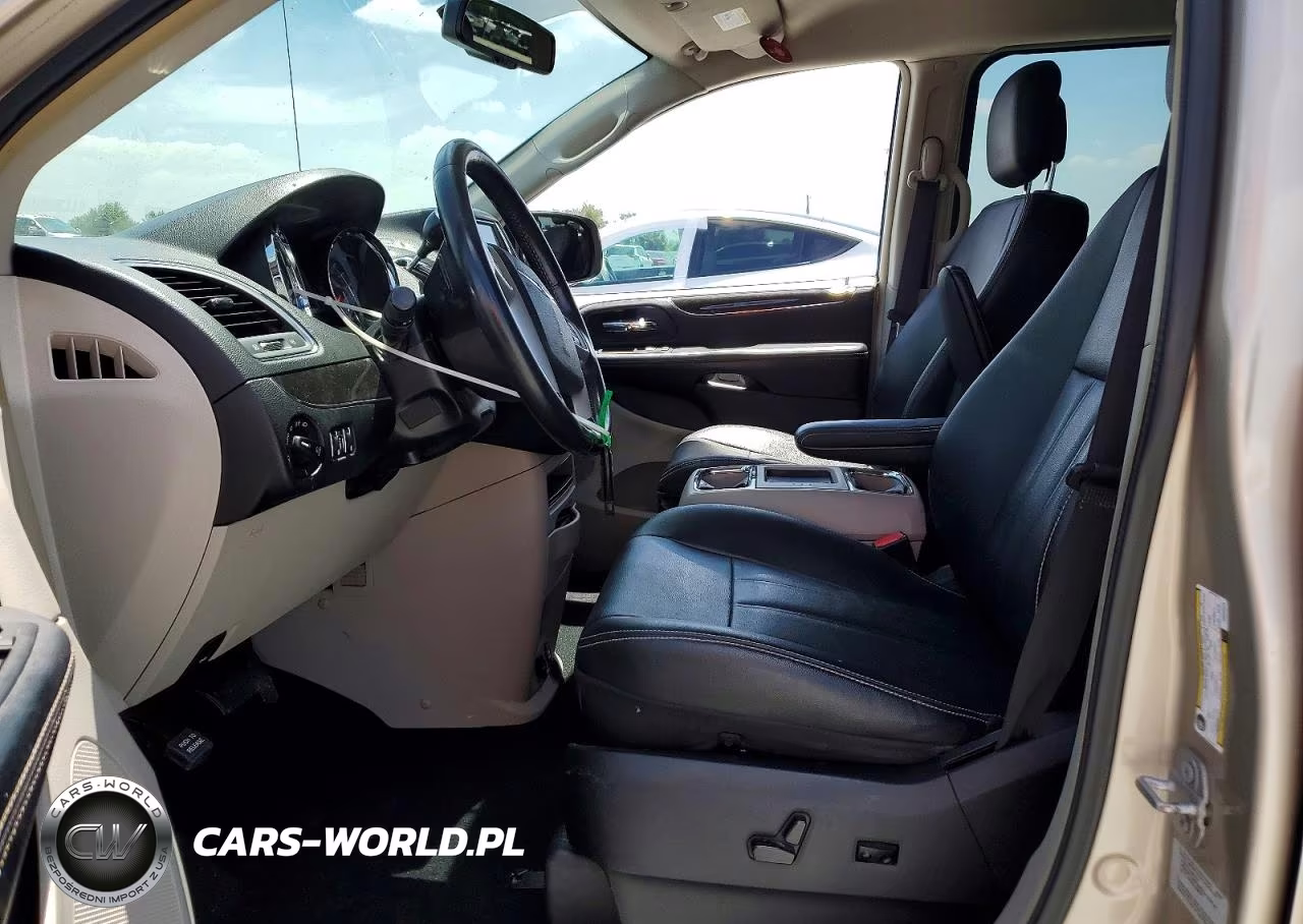 2016 Chrysler Town & Country Touring VIN:2C4RC1BG8GR280376 - 7