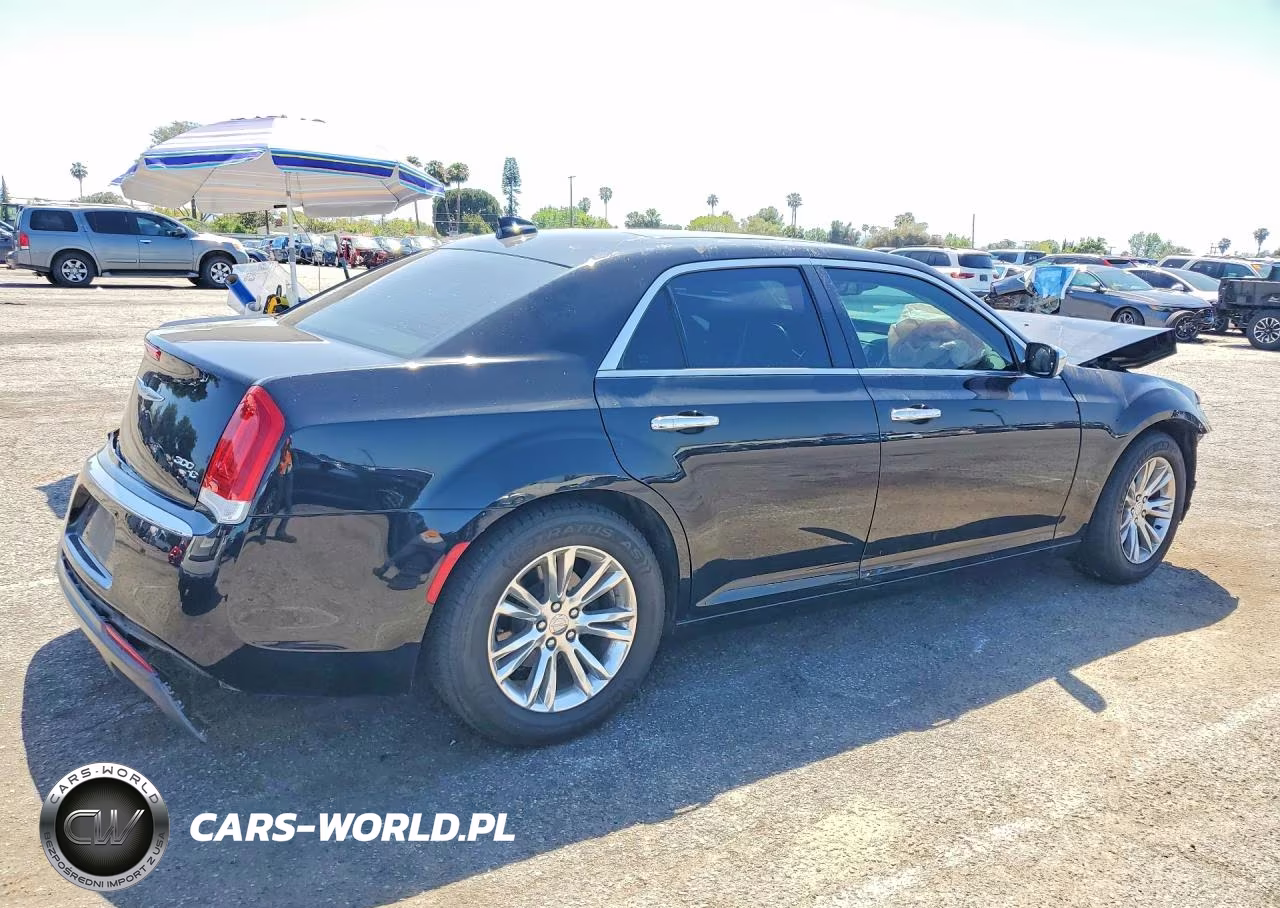 2016 Chrysler 300C VIN:2C3CCAEG7GH105824 - 3