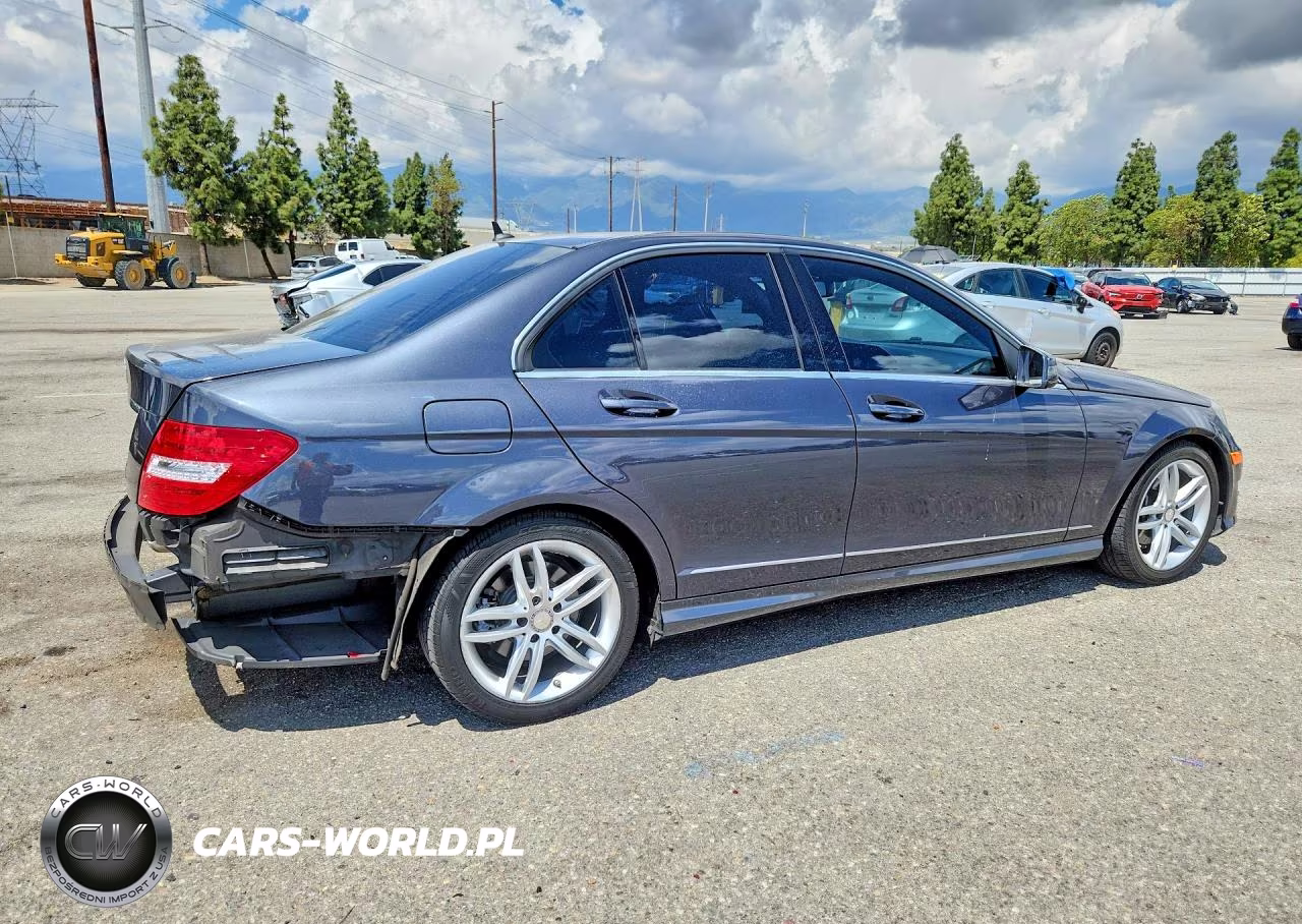 2014 Mercedes-Benz C 250 VIN:WDDGF4HBXER315777 - 3