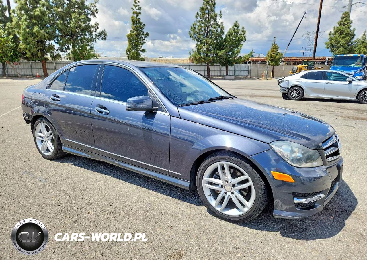2014 Mercedes-Benz C 250 VIN:WDDGF4HBXER315777 - 4
