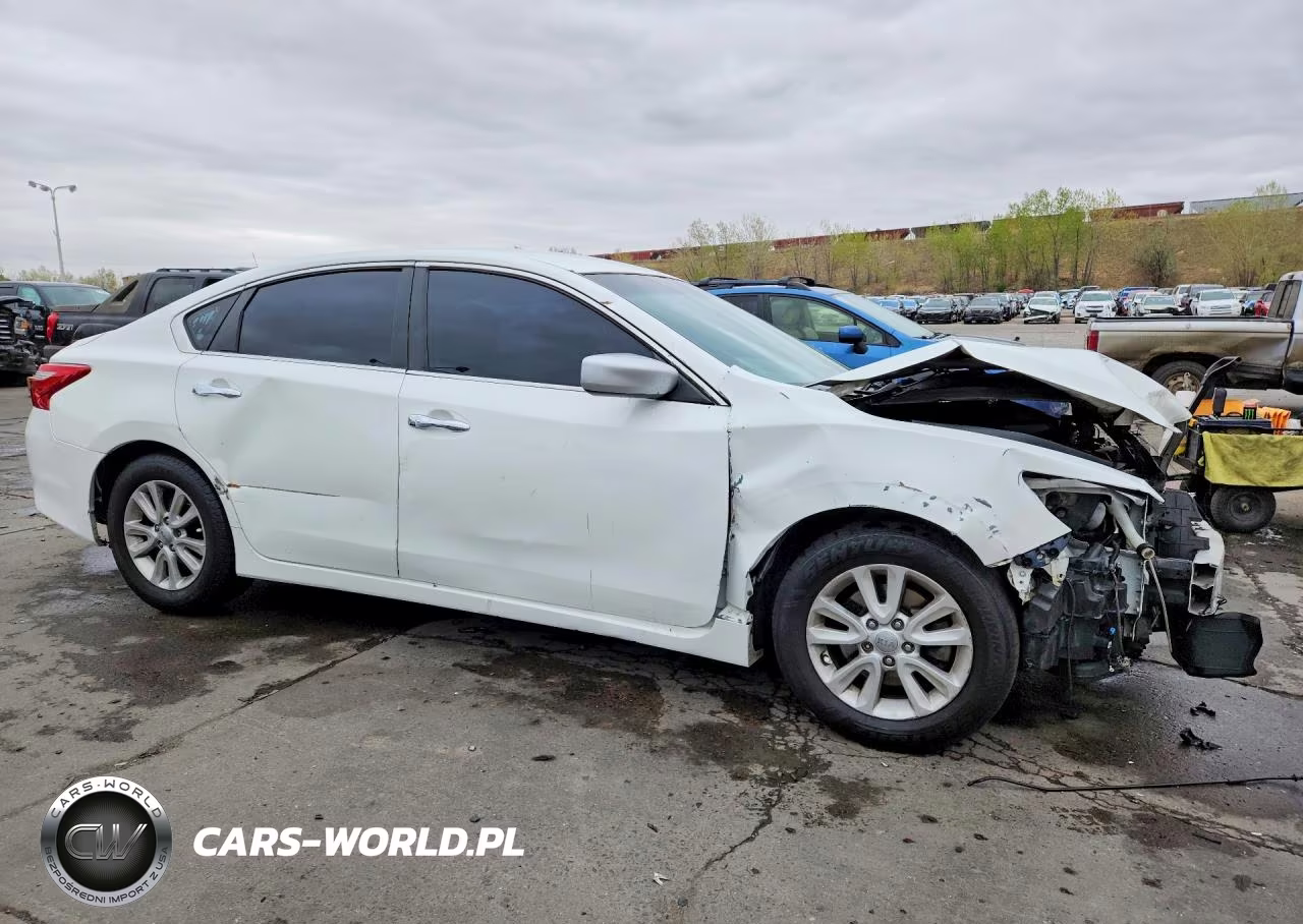 2016 Nissan Altima 2.5 S VIN:1N4AL3AP2GC177642 - 4