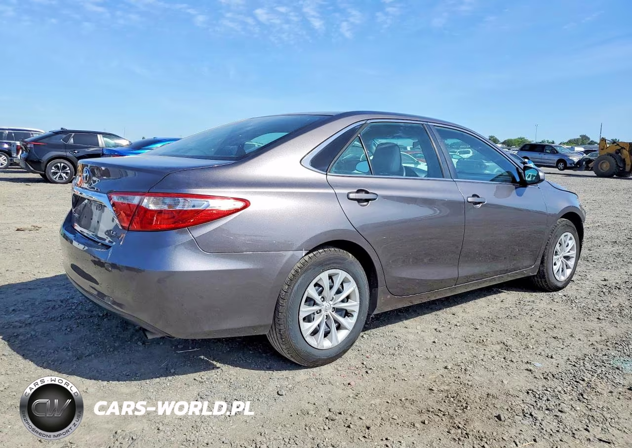 2015 Toyota Camry Le VIN:4T4BF1FK4FR500719 - 3