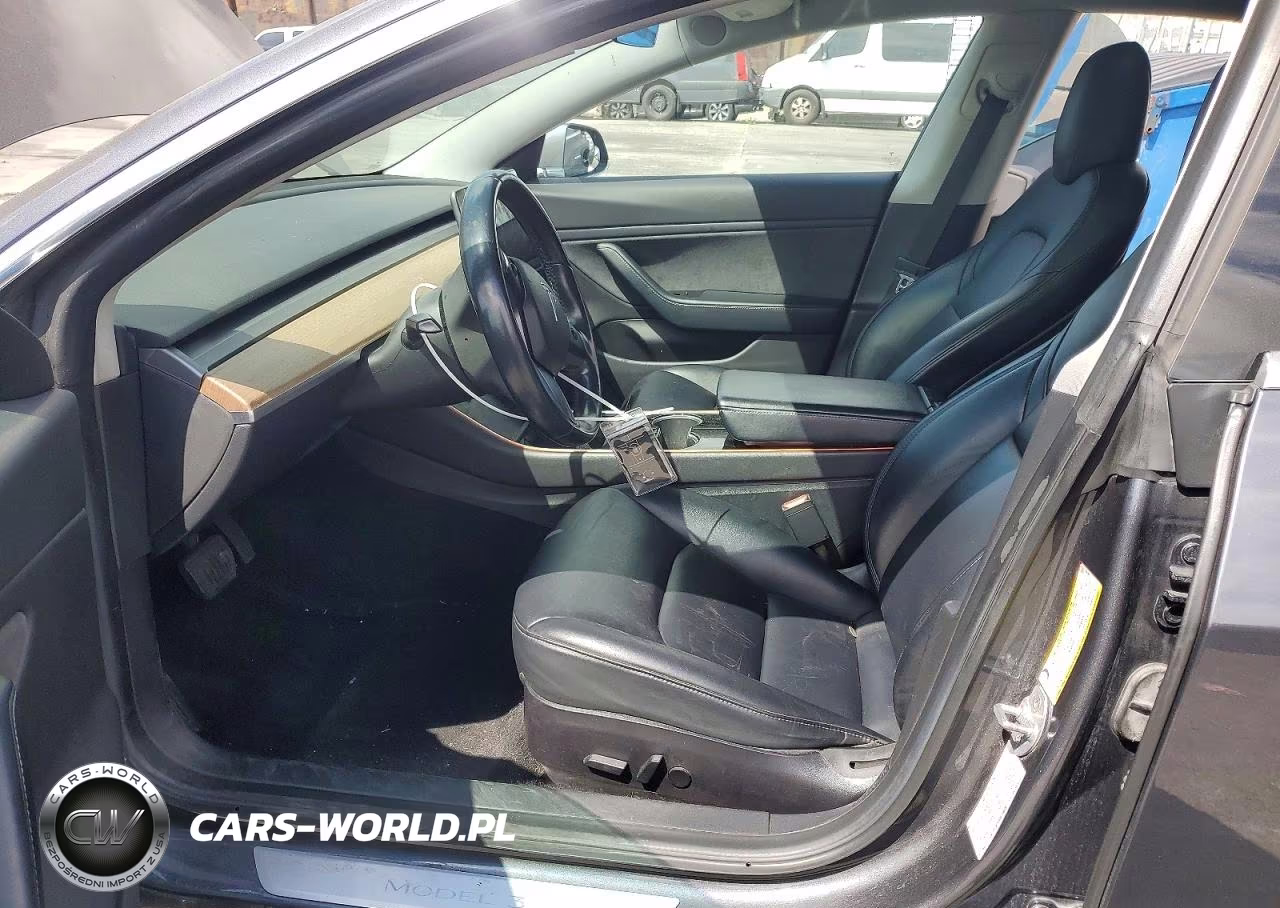 2019 Tesla Model 3 VIN:5YJ3E1EAXKF396366 - 7