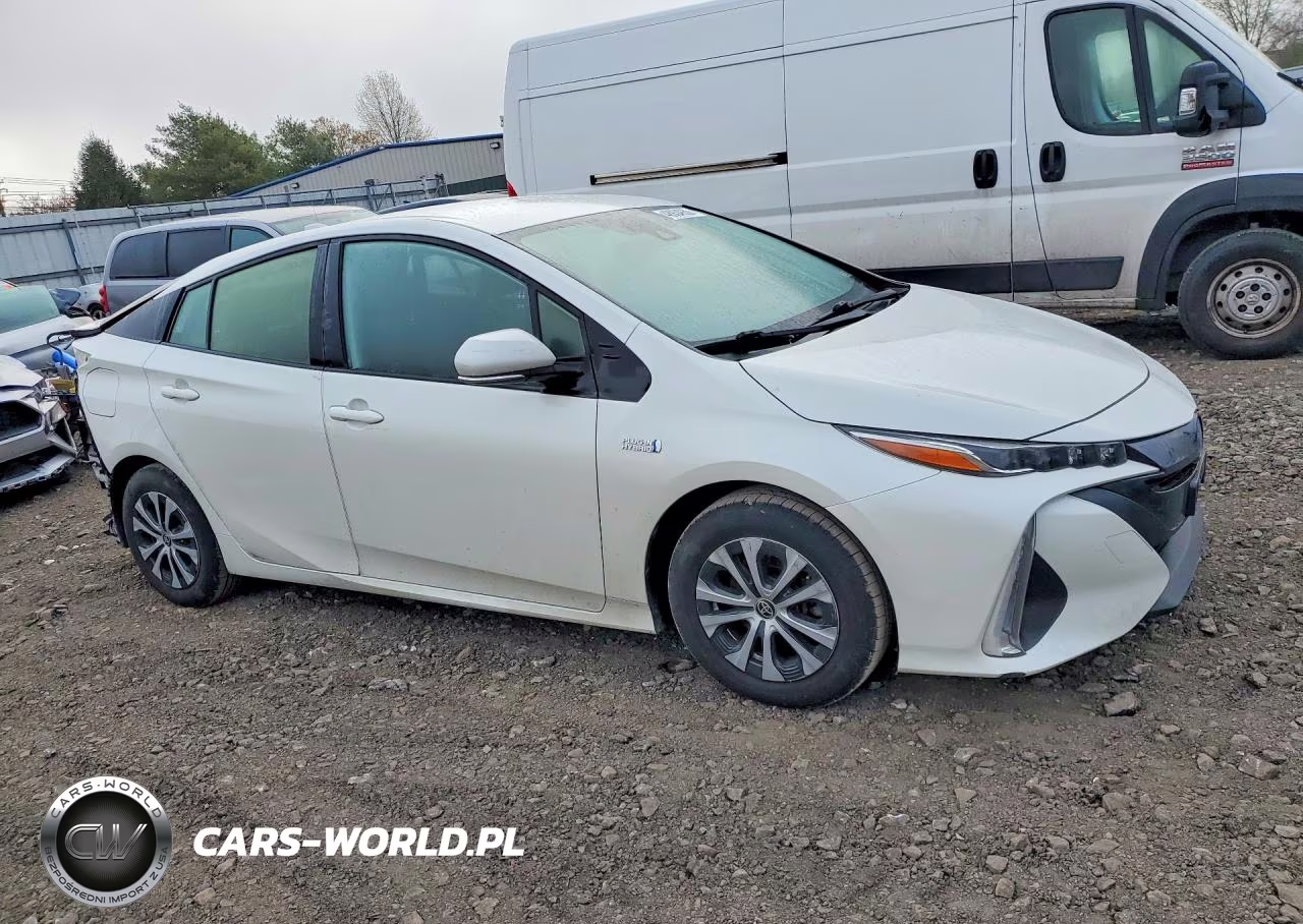 2020 Toyota Prius Prime Le VIN:JTDKARFP5L3151370 - 4